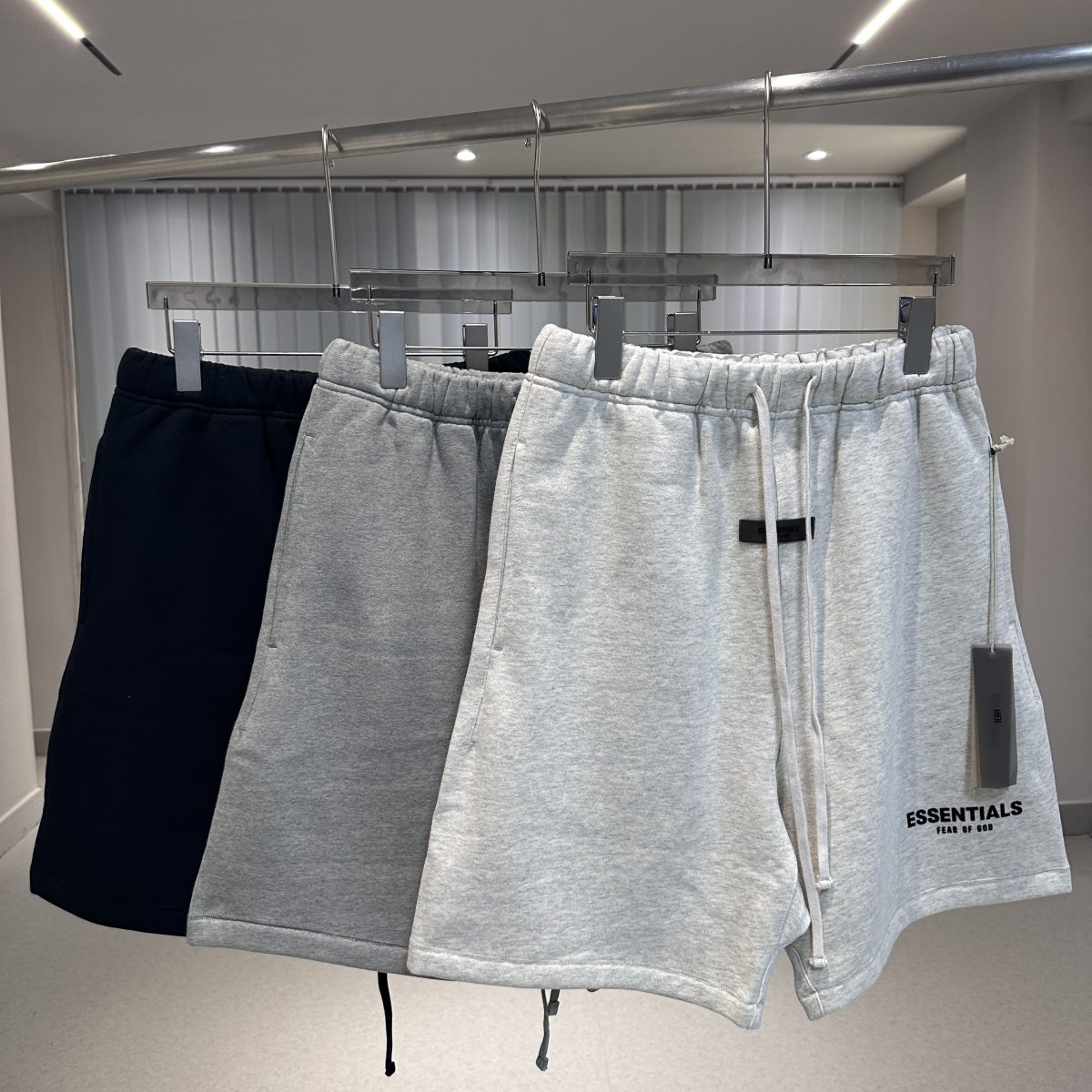 #513 Essentials shorts