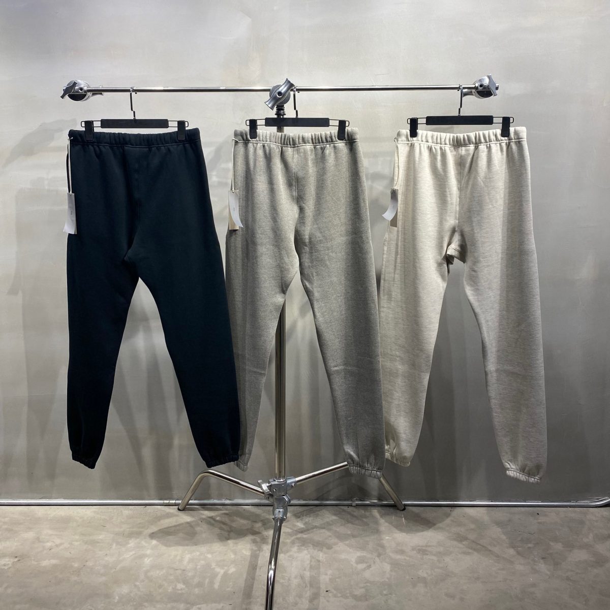 #402 Essentials sweatpants - Image 2